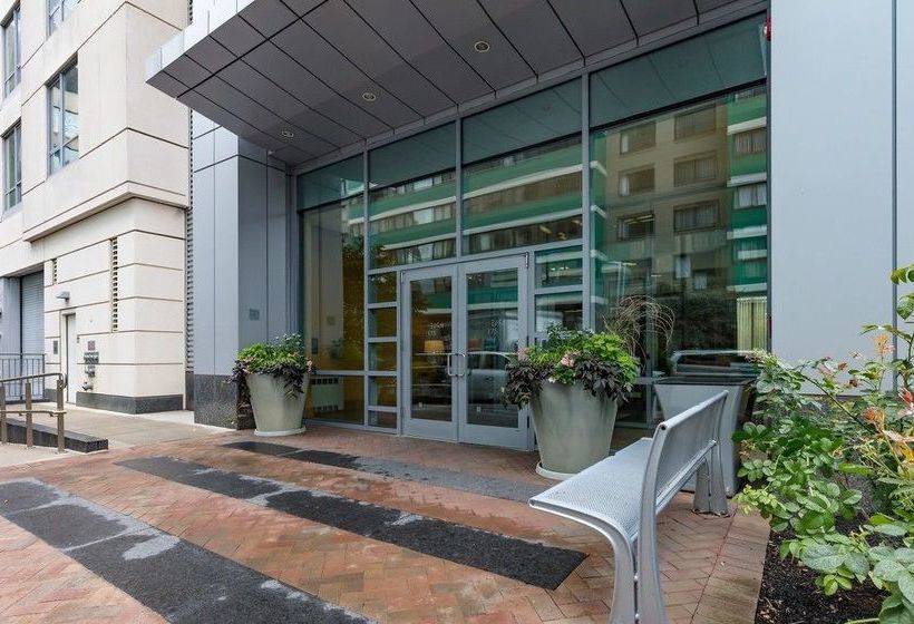 Global Luxury Suites At West End