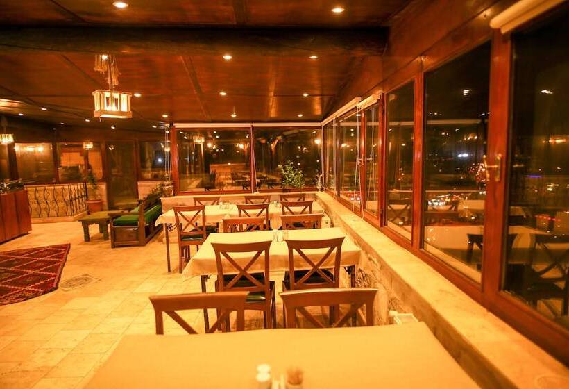 فندق Bedrock Cave