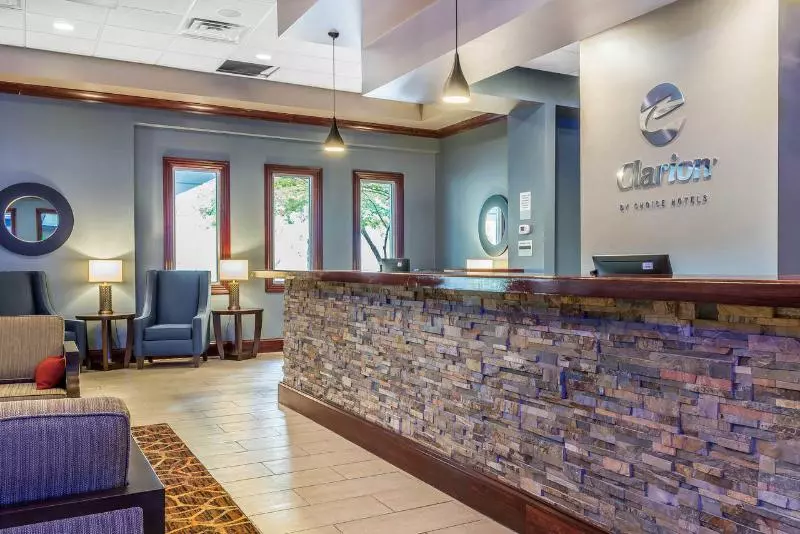 ホテル Clarion Inn