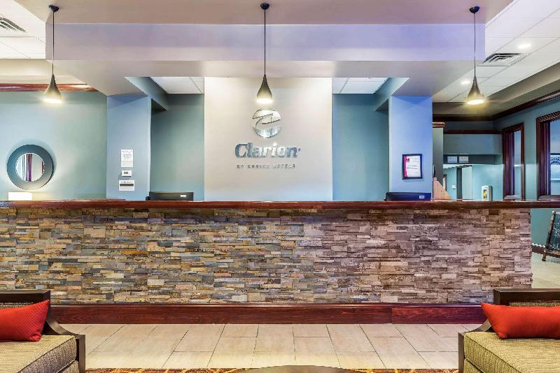 فندق Clarion Inn