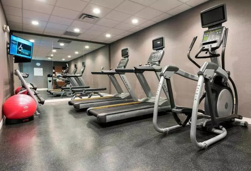 ホテル Fairfield Inn & Suites By Marriott Medina