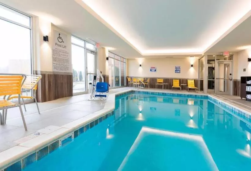 ホテル Fairfield Inn & Suites By Marriott Medina