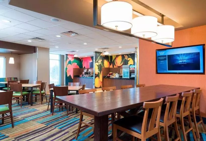 ホテル Fairfield Inn & Suites By Marriott Medina