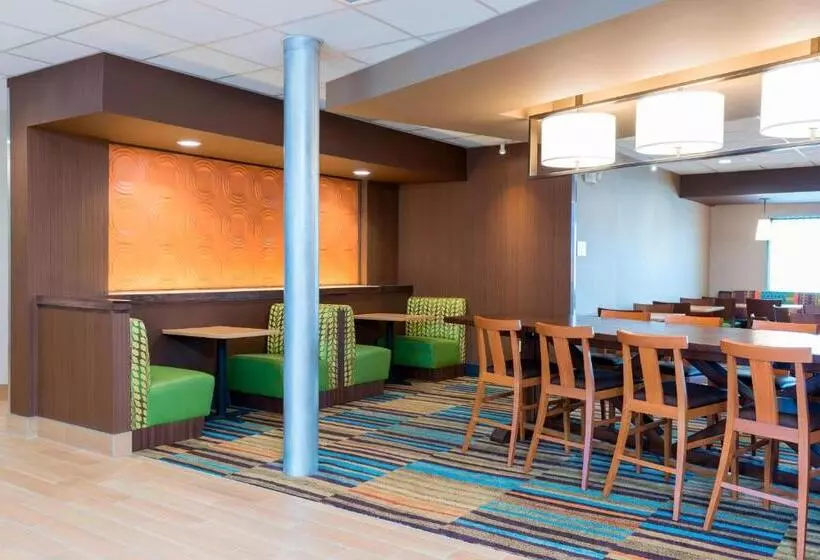 ホテル Fairfield Inn & Suites By Marriott Medina