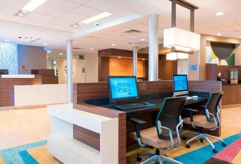 ホテル Fairfield Inn & Suites By Marriott Medina