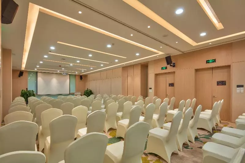 ホテル Holiday Inn Express Shenyang Tawan By Ihg