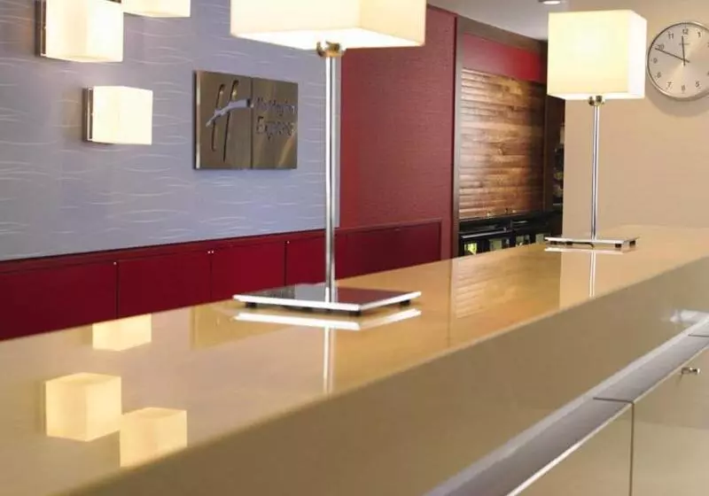 ホテル Holiday Inn Express Shenyang Tawan By Ihg