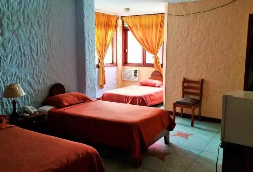 هتل Hostal Estrella De Mar
