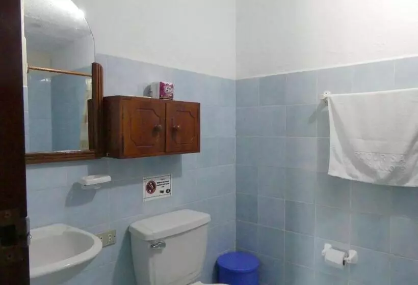 هتل Hostal Estrella De Mar
