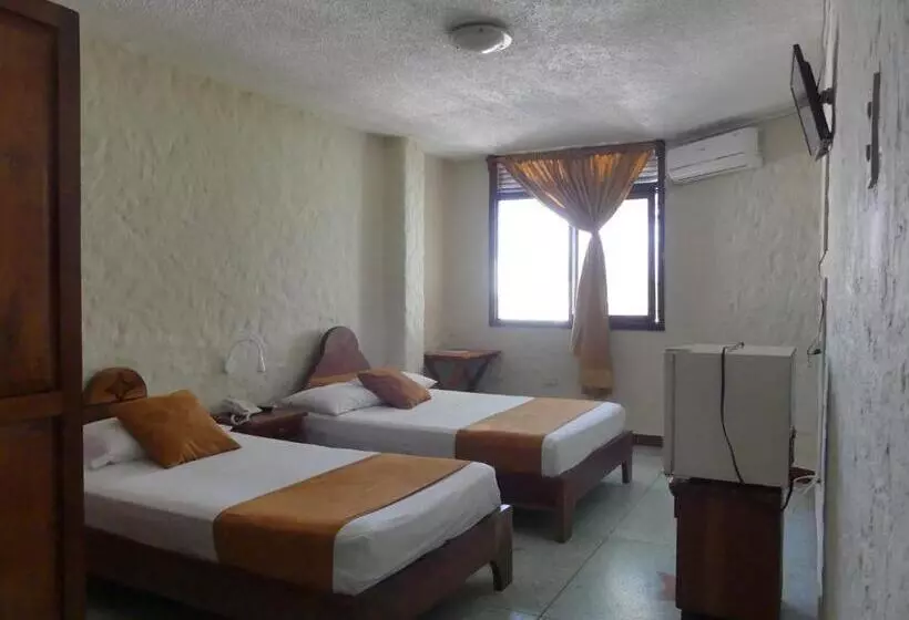 هتل Hostal Estrella De Mar