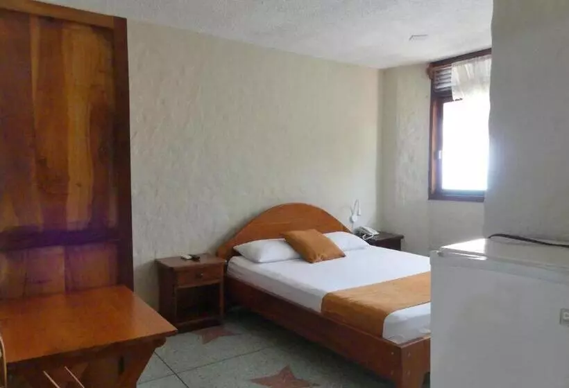 هتل Hostal Estrella De Mar