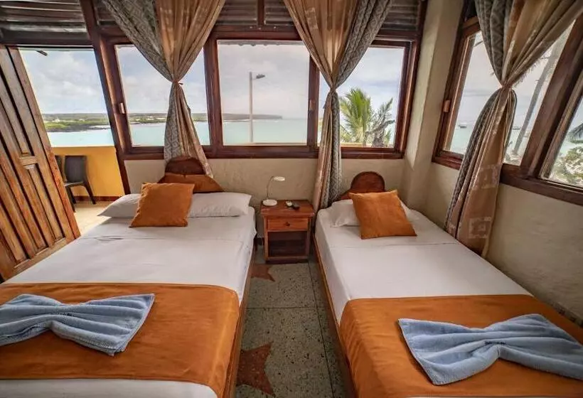 هتل Hostal Estrella De Mar