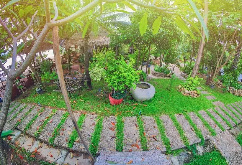 هتل Natural Bungalows Restaurant And Bar