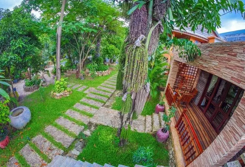 هتل Natural Bungalows Restaurant And Bar