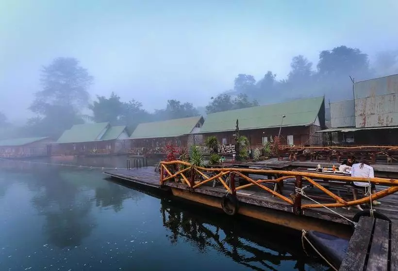 ホテル Saiyok Mantra Resort