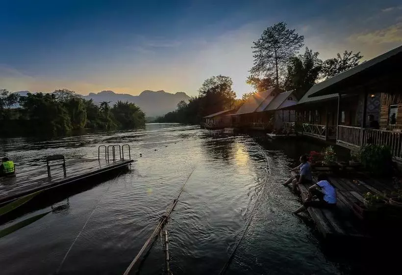 ホテル Saiyok Mantra Resort