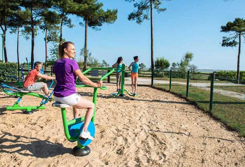 Отель Mobilhome 3 Chambres 205 Village Siblu La Reserve