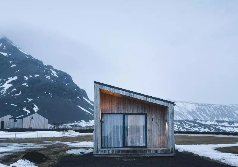 هتل Snjofell Guesthouse