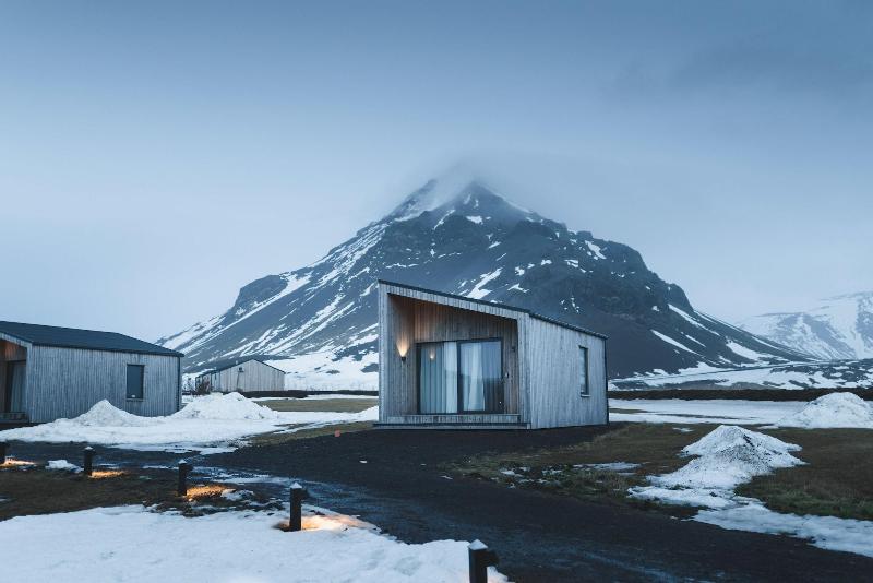 هتل Snjofell Guesthouse