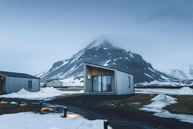 هتل Snjofell Guesthouse