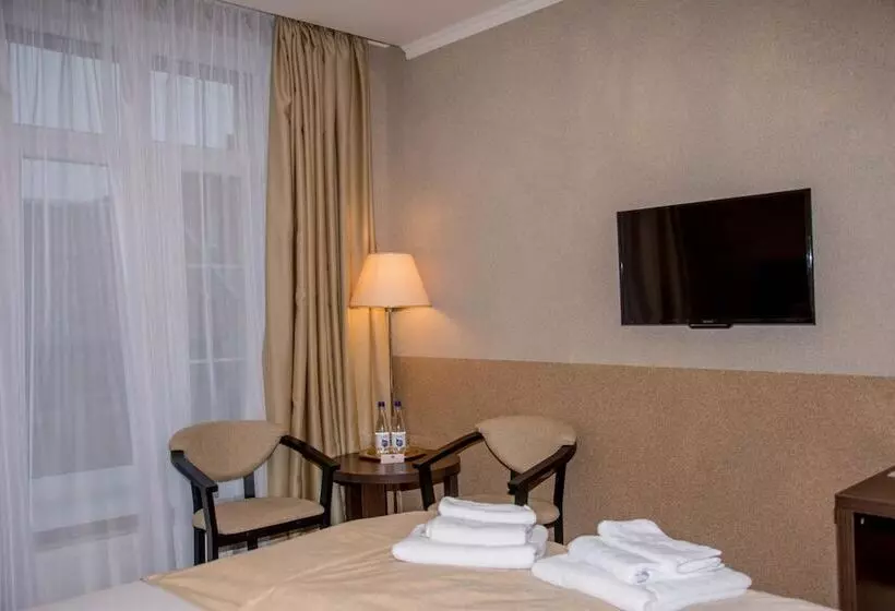 Otel Elisa Inn