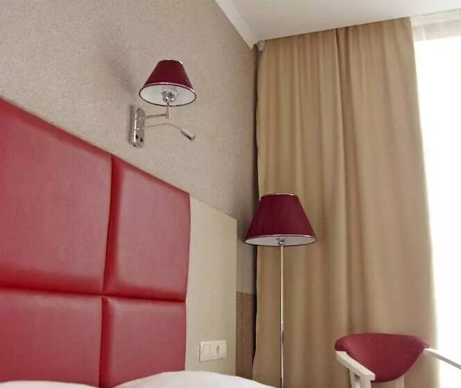 Otel Elisa Inn