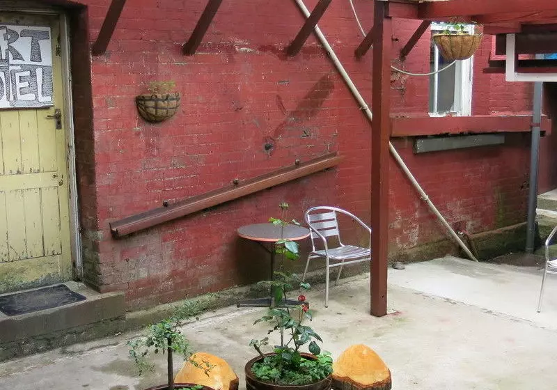 ペンション The Art