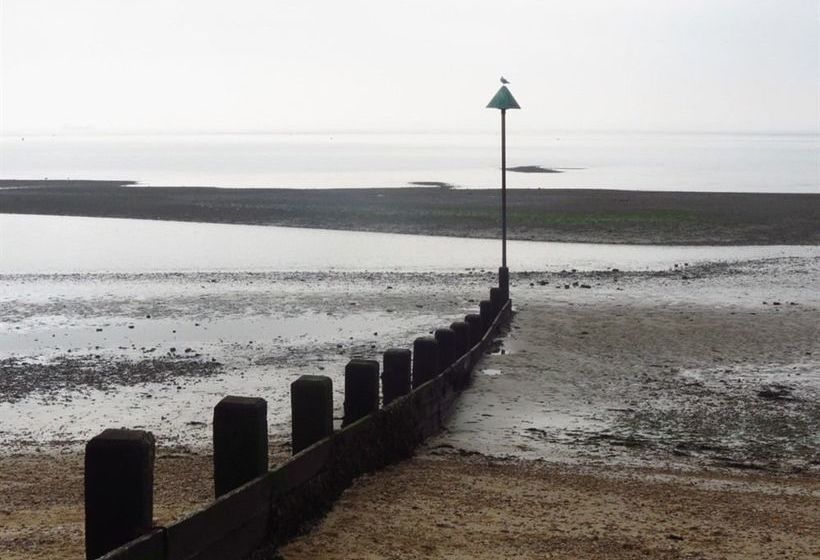 بنسيون The Landings @ 83