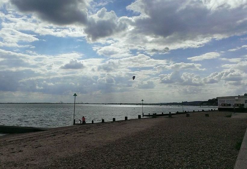 بنسيون The Landings @ 83