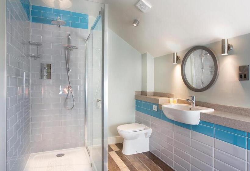 The Ostrich Inn Colnbrook London Heathrow