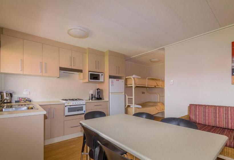 Wollongong Surf Leisure Resort