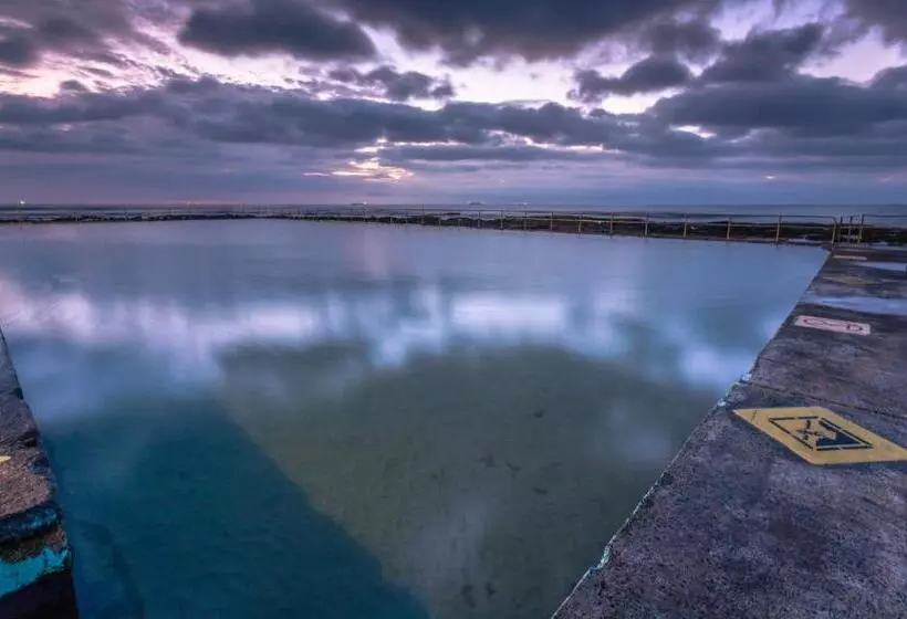 Wollongong Surf Leisure Resort