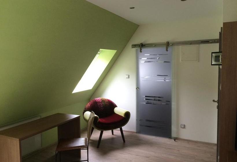 تختخواب و صبحانه Chambres D'hotes Chez Marie