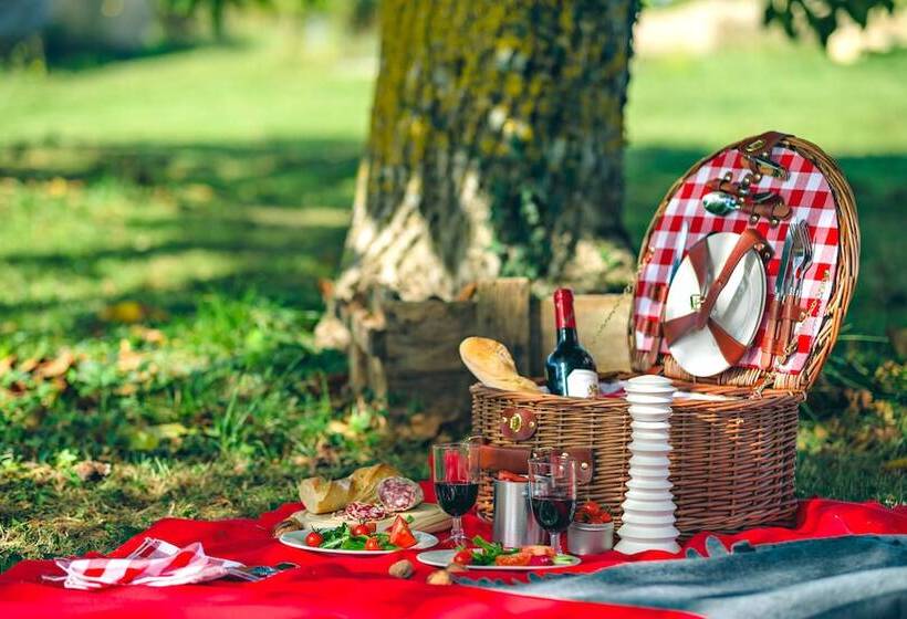 مبيت وإفطار Domaine De Mercade