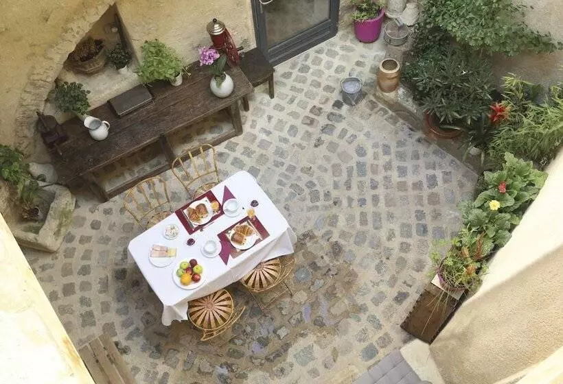 Aamiaismajoitus (B&B) La Casa De Boulbon