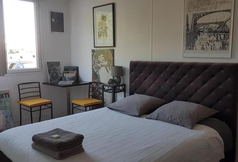 مبيت وإفطار Megalight Ii