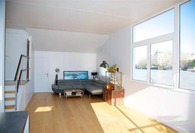 ベッドアンドブレックファースト Megalight Ii