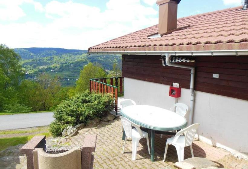 Chalet Charmant Au Tholy Avec Piscine Partagee