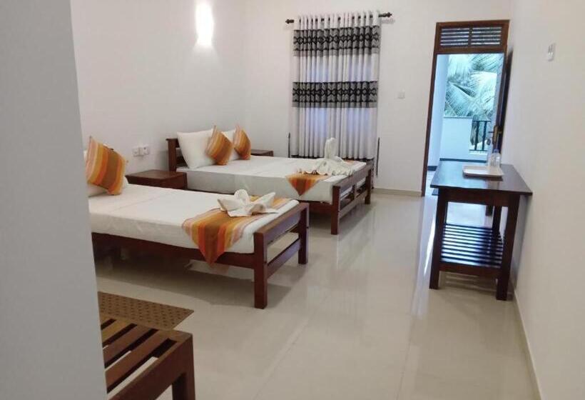 בית מלון כפרי Nilketha Yala Tissamaharama