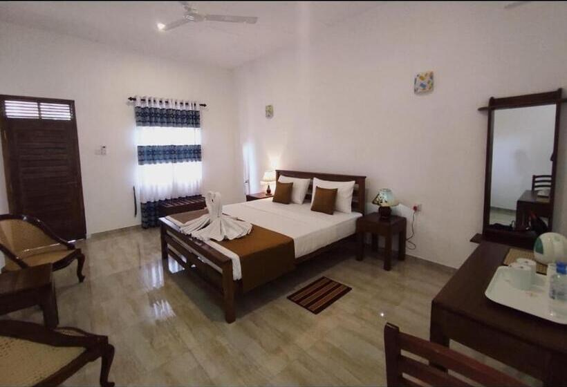 בית מלון כפרי Nilketha Yala Tissamaharama