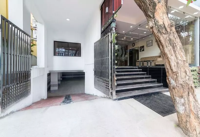 Hotelli Treebo Greenwood Premier Suites, Old Airport Road