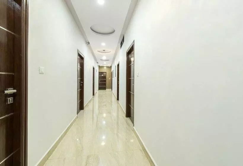 Hotelli Treebo Greenwood Premier Suites, Old Airport Road