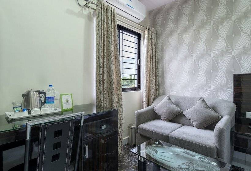 فندق Treebo Greenwood Premier Suites, Old Airport Road