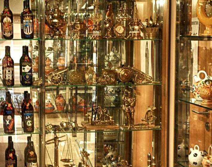 هتل Villa De Cacabelos