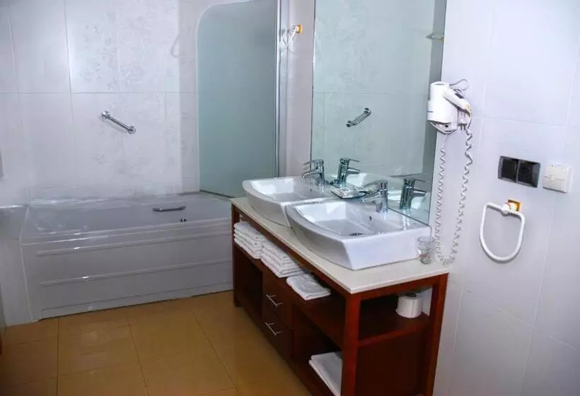 Hotel Villa De Cacabelos