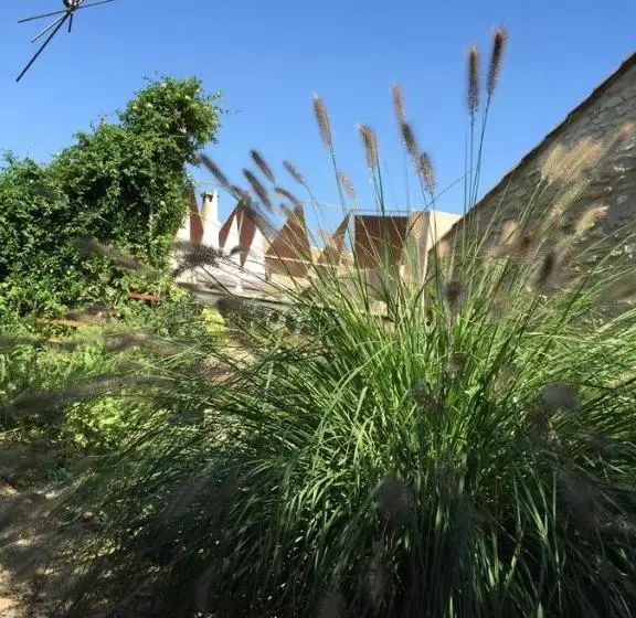 تختخواب و صبحانه M&s   Maison Féraud