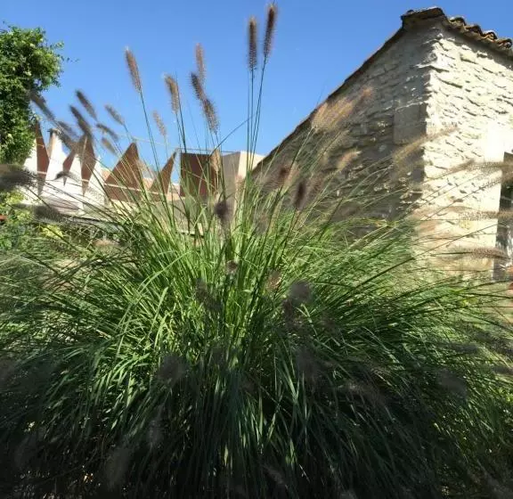 تختخواب و صبحانه M&s   Maison Féraud