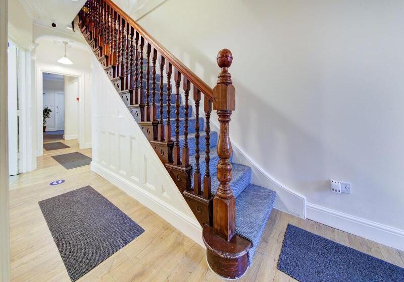 Пансион The Regents Guest House