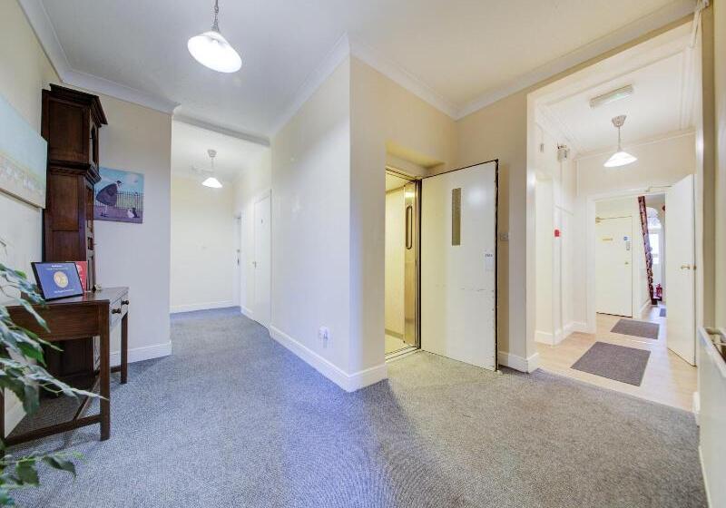 Пансион The Regents Guest House