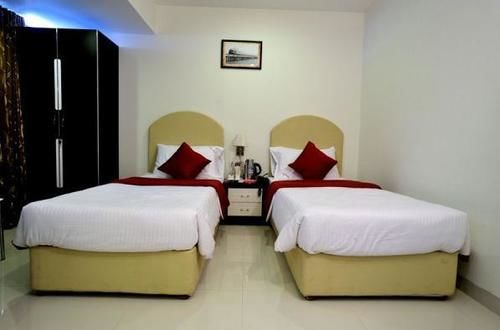 Signature Crest Chandavali